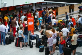 Flugverspätung: Diese Ansprüche können Passagiere geltend machen!